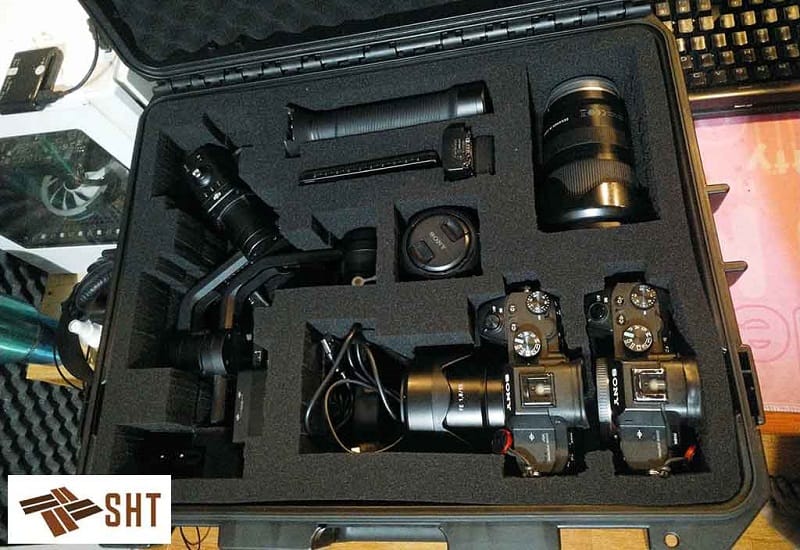 Trong điện tử, xốp EVA định hình được dùng làm lớp đệm cho module, bo mạch