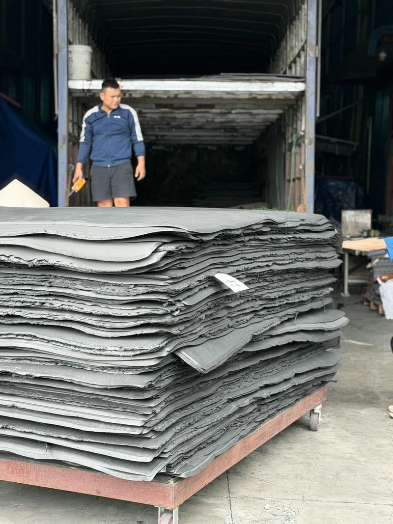 Đơn hàng công nghiệp thường cần mẫu chuẩn, bản vẽ kỹ thuật và quy định dung
